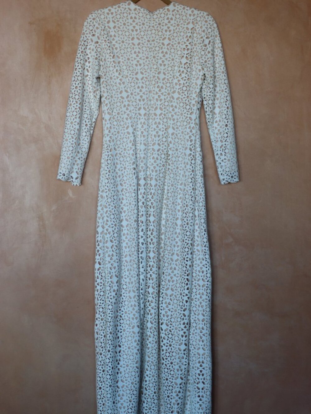 Tadashi Shoji White Laser Cut Geometric Maxi Gown Long Sleeve Size Small
